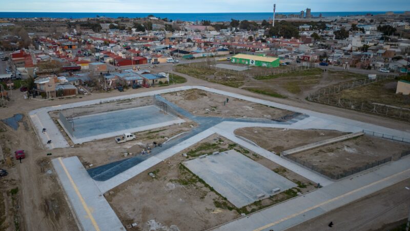 Con un 80% de avance continúan los trabajos en la plaza Yapeyú de Km 8