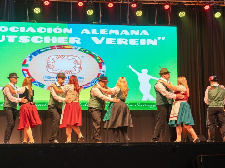 El Municipio acompañó la inauguración de la Feria de las Colectividades