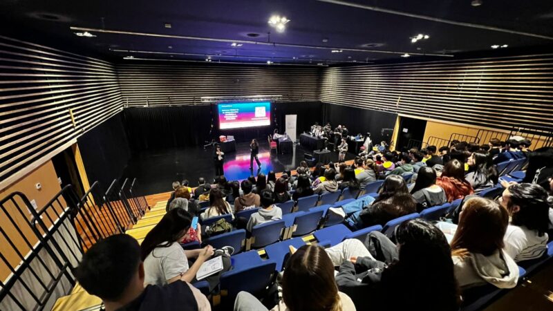 Más de 150 personas debatieron sobre IA, bienestar digital y cultura mediática