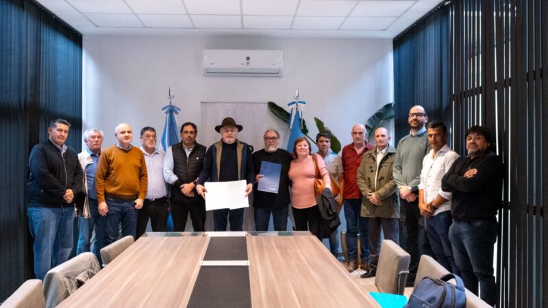 El Ejecutivo y gremios municipales cerraron las paritarias 2025