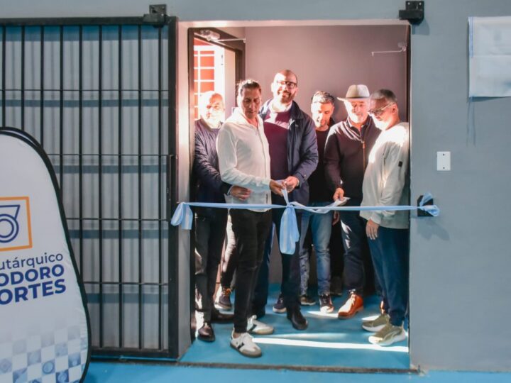 Othar inauguró la remodelación de la sede vecinal del 30 de Octubre