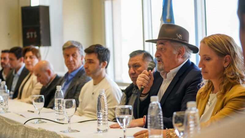 Othar acompañó el anuncio de la eliminación del 8% de retenciones al crudo para reactivar la cuenca petrolera