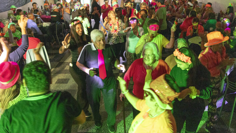 Los grupos de adultos mayores de zona norte cerraron la Colonia de Verano
