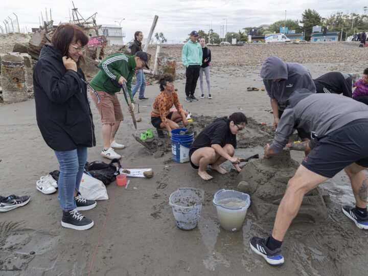 Se concretó el primer encuentro familiar de Esculturas en Arena