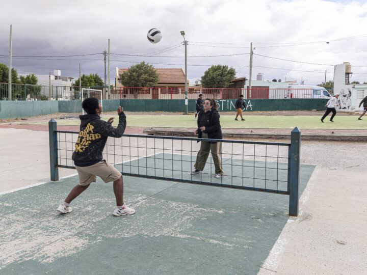 Los adolescentes de Patria Grande visitaron la playa de Restinga Alí para fortalecer el sentido de pertenencia local