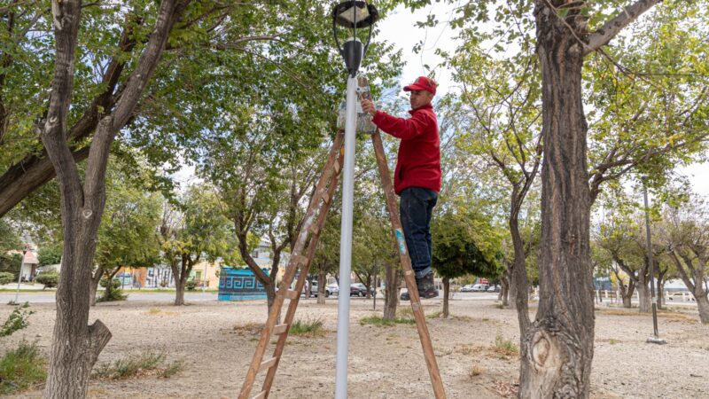 Prosiguen las tareas de reacondicionamiento en espacios públicos de la ciudad