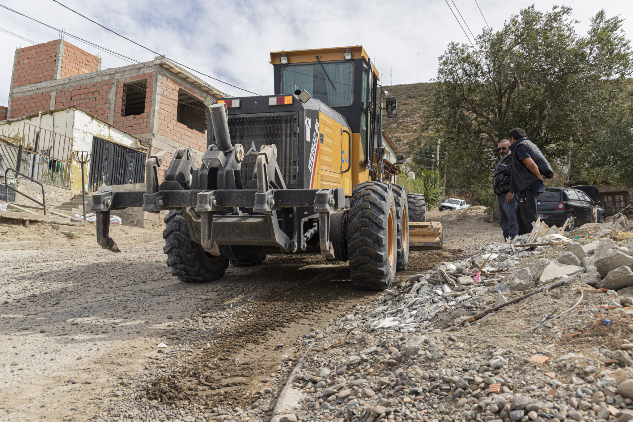 El Municipio ejecutó tareas de repaso y enripiado en barrio La Floresta