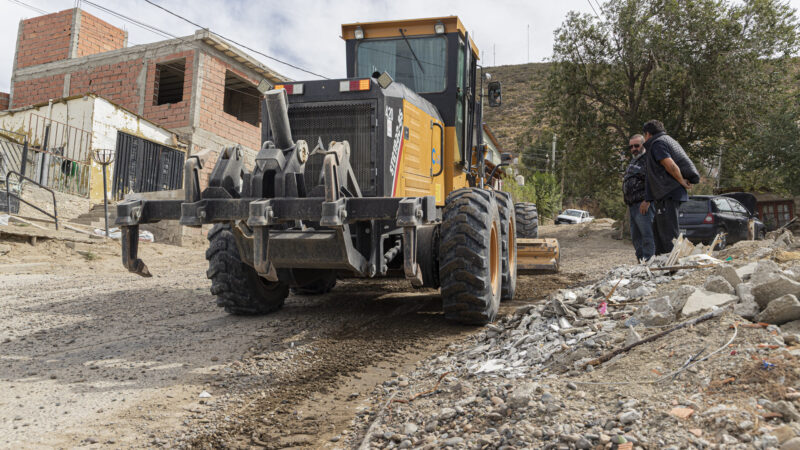 El Municipio ejecutó tareas de repaso y enripiado en barrio La Floresta
