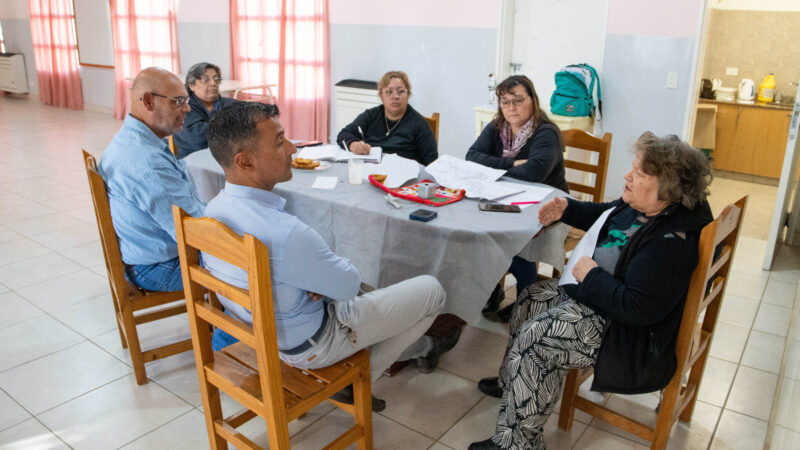 La Municipalidad acordó acciones con vecinos de Restinga Alí para mejorar la infraestructura barrial