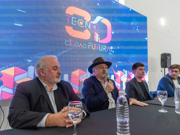 Othar inauguró el Festival 3D Tecno en el Centro de información Pública