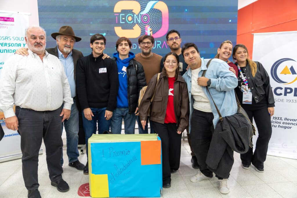 La Municipalidad premió la innovación en el Hackatón Ciudad Futura 2026 - Comodoro thumbnail