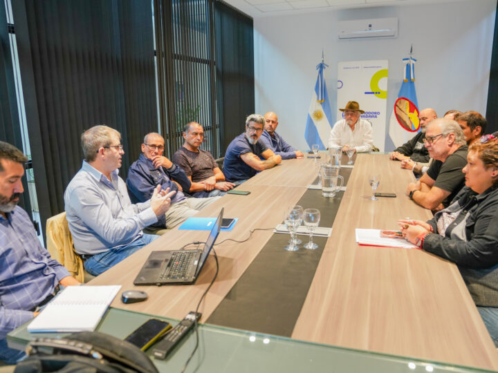 Othar se reunió con vecinos y Camuzzi por la red de gas afectada por el cerro Hermitte