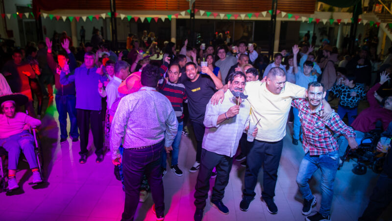 Con un importante marco de público, se concretó una nueva “Fiesta sin Etiquetas”