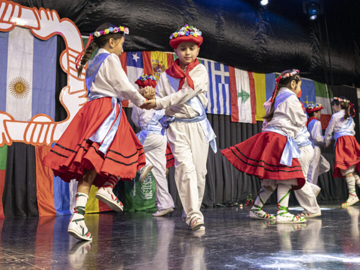 Multitudinaria convocatoria en el regreso de la «Noche de Pioneros»