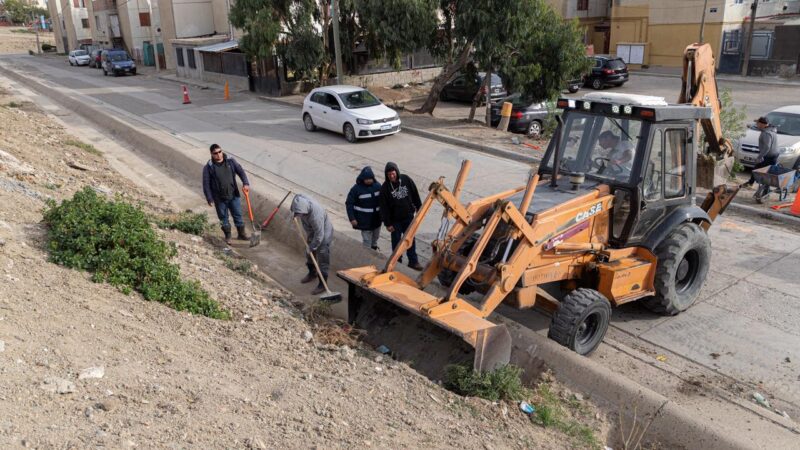 Se intensifican los trabajos de saneamiento en canales pluviales de la ciudad