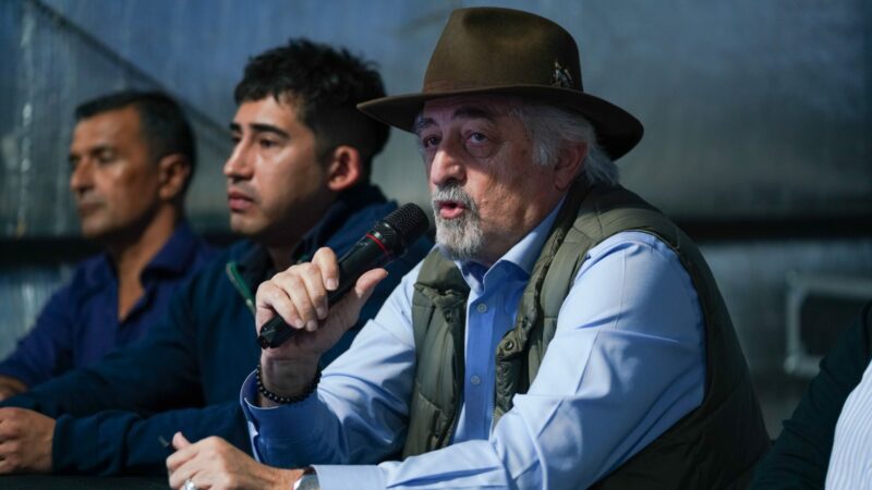 Othar rubricó la redeterminación de contratos para impulsar la mensura por sectores en Km. 17