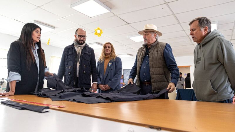 Othar visitó el Centro de Promoción Laboral municipal dedicado a la confección de indumentaria