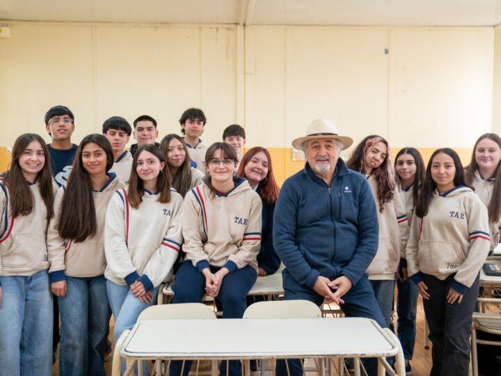 Alumnos del TAE presentaron al intendente proyectos de investigación sobre diversos sectores productivos de Comodoro
