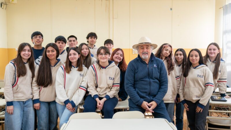 Alumnos del TAE presentaron al intendente proyectos de investigación sobre diversos sectores productivos de Comodoro