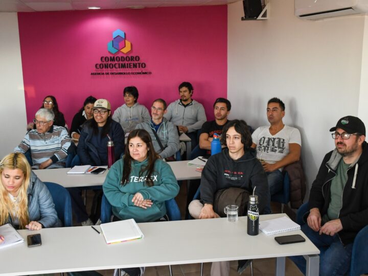 Comodoro Conocimiento capacitó a productores artesanales cerveceros