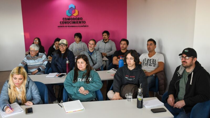 Comodoro Conocimiento capacitó a productores artesanales cerveceros