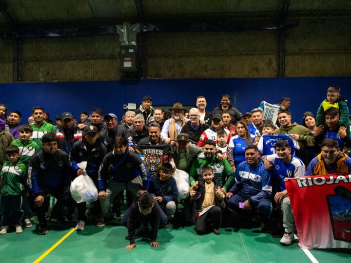 Se entregaron materiales deportivos a la Liga Norteña de Fútbol de los Barrios