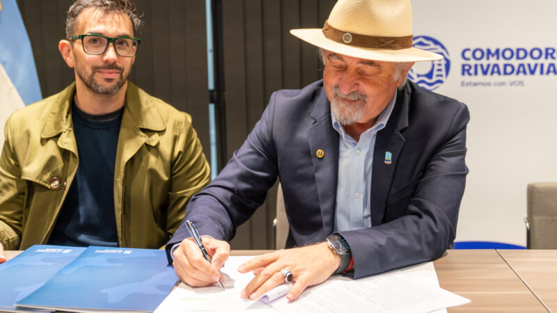 Othar firmó el contrato con MR para el nuevo servicio de transporte público urbano