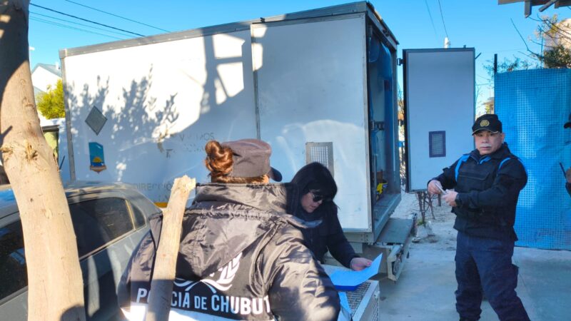 Se clausuró un punto de venta ilegal de alcohol y se secuestró medicamentos irregulares en barrio Edisur