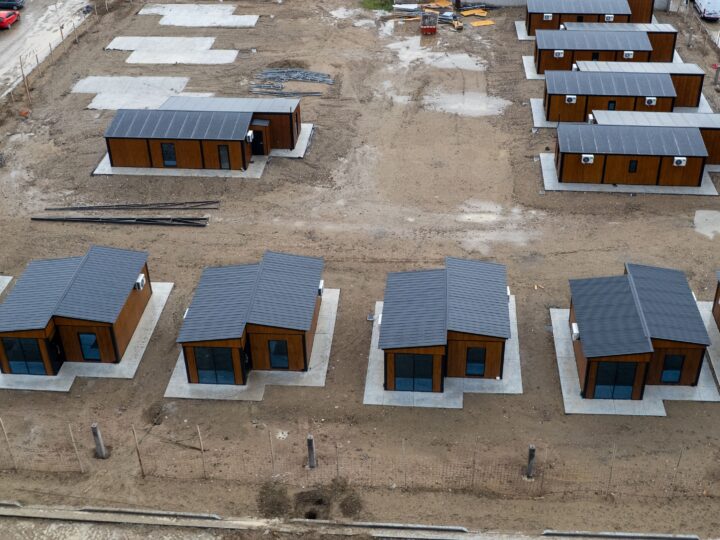 ​Municipio y Provincia coordinan la instalación de 50 módulos más para las familias afectadas por el Hermitte