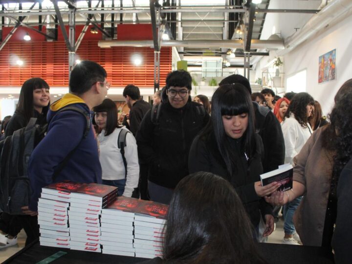 300 alumnos recibirán un libro en el marco del programa “Leer nos mueve, leer nos cambia”