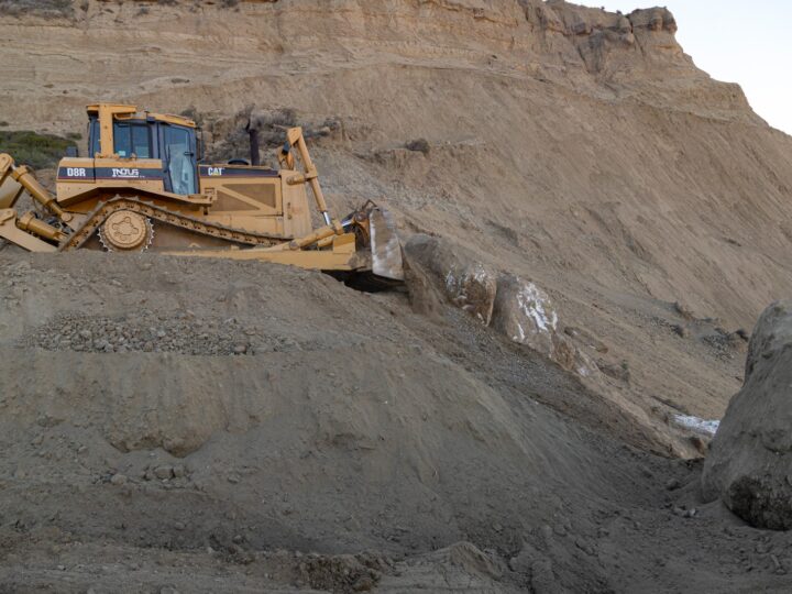 Se intensifican los trabajos de movimiento de suelo en el cerro Hermitte