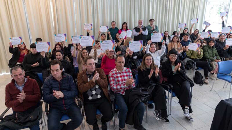 El Municipio entregó certificados a 37 emprendedores locales
