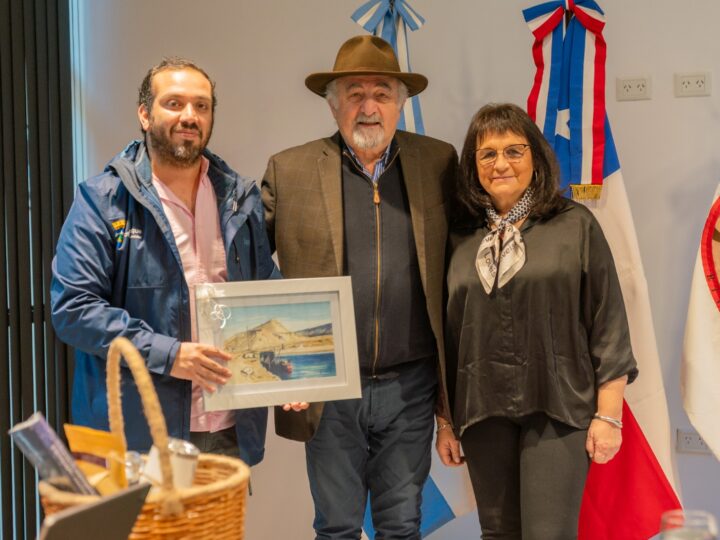 En el marco de la Feria del Libro, Othar y el alcalde de Coyhaique ratificaron el trabajo conjunto
