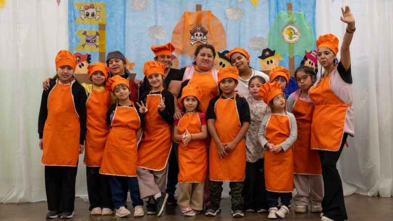 Aprender jugando y con hábitos saludables: más de 40 chicos participan del Taller Cocineritos en el CPB Los Grillitos