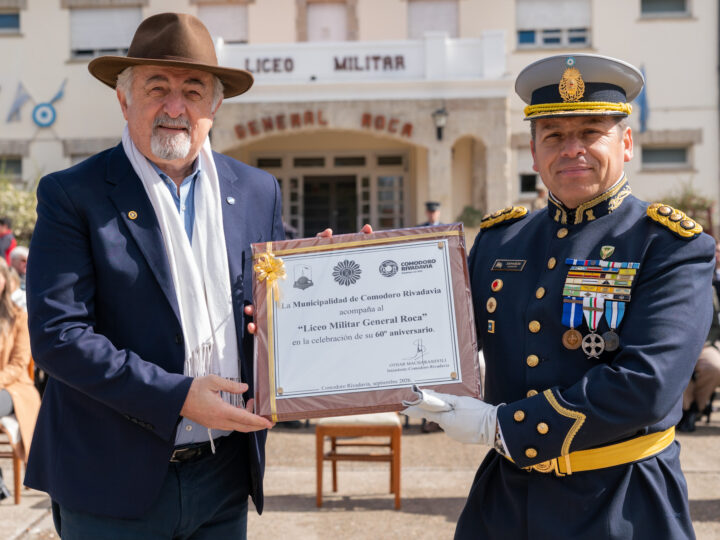 Othar acompañó el acto por el 60° aniversario del Liceo Militar General Roca