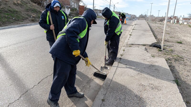 Se intensifica la limpieza en espacios públicos de la ciudad