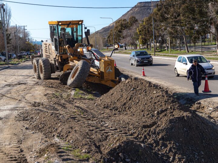 Se concretaron tareas de mantenimiento vial en Avenida Fray Luis Beltrán