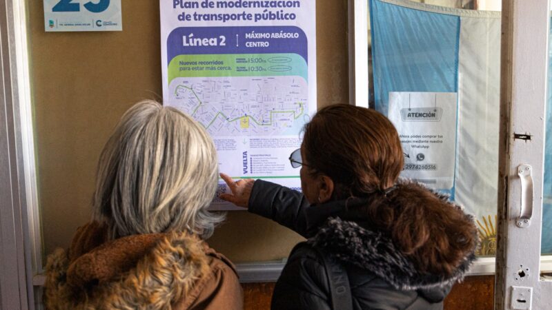 Modernización en el transporte urbano: instalan nueva cartelería informativa para los usuarios