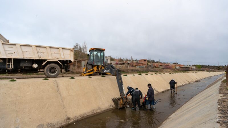 Se intensifican los trabajos de mantenimiento de pluviales ante el alerta por fuertes lluvias