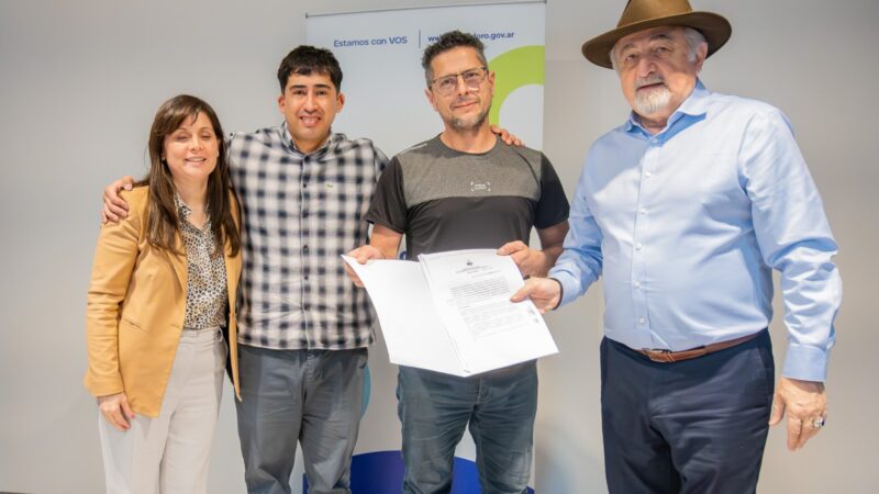 Othar concretó la primera entrega de 39 terrenos con servicios para vecinos afectados por el cerro Hermitte