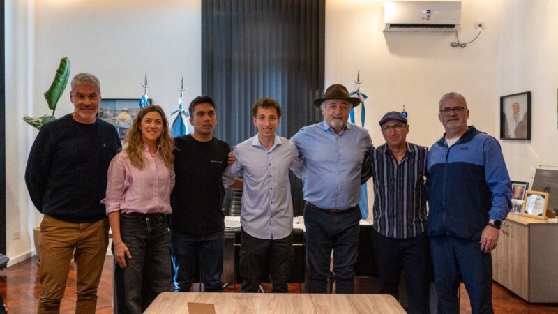 Othar recibió al histórico entrenador de hockey Sergio “Cachito” Vigil